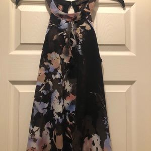 Pretty Top from The Limited. Size Medium. Nice fit. Very Pretty and condition.